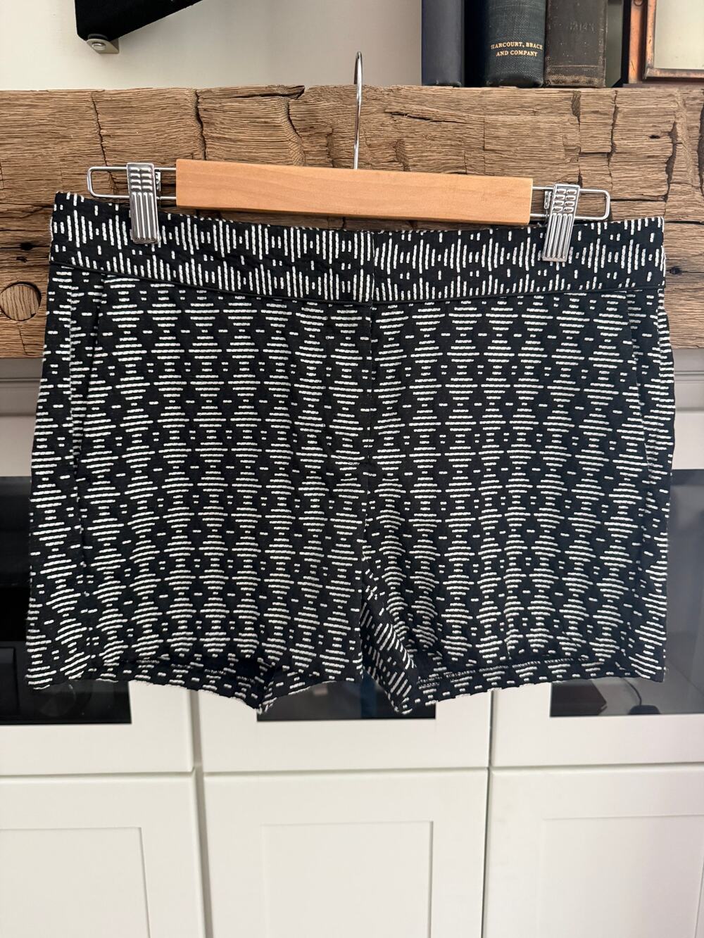 Joe Fresh Black White Geometric Print Chino Shorts Sz 4 Pocket Detail
